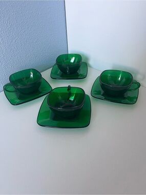 Anchor Hocking Fire King ‘Charm’ Emerald Green Glass Cup and Saucer Set - 4pc